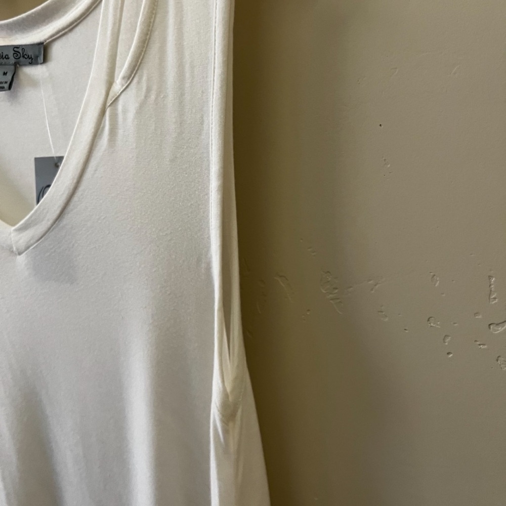New Olivia Sky White Asymmetrical Sleeveless Tunic Tank Top - Picture 8 of 14